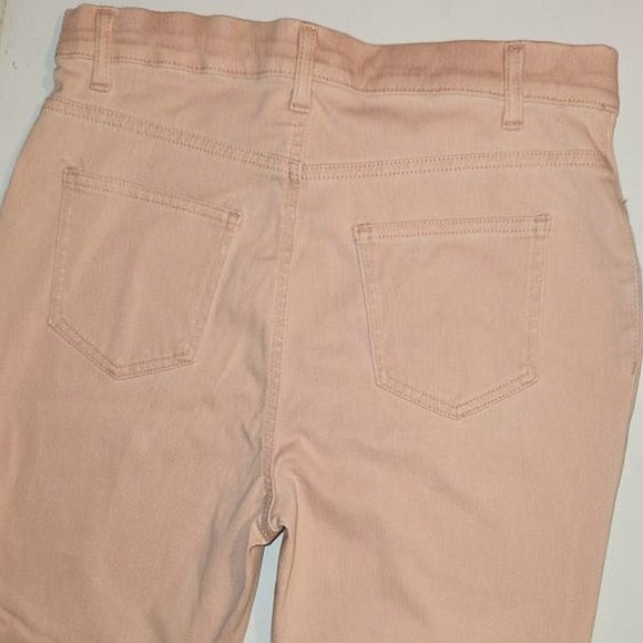 Time and Tru ** stylish stretch jeans, Light Pink, size Medium (8-10) 30" waist - Picture 4 of 8